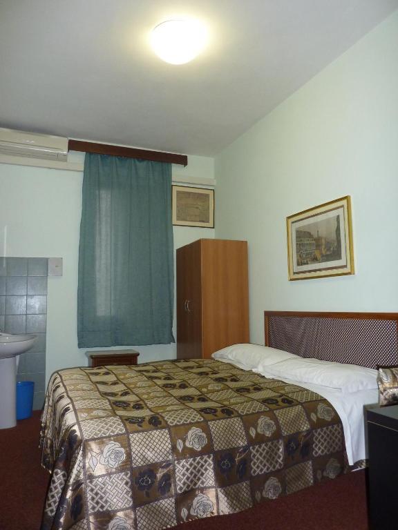 Albergo Junior Padua Exteriör bild